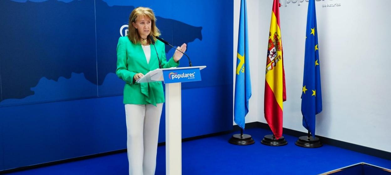 Paloma Gázquez, ayer, en la sede del PP asturiano. 