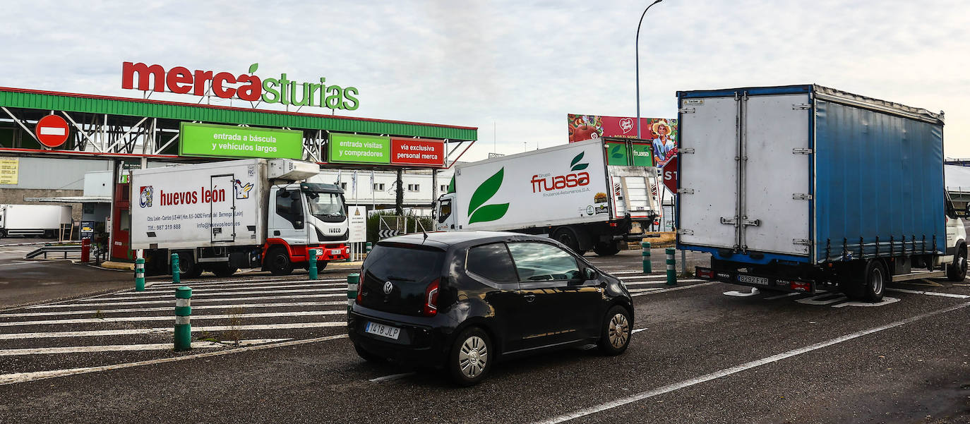 Fotos: «Sin incidencias relevantes» en Asturias en el primer día del paro de transportes