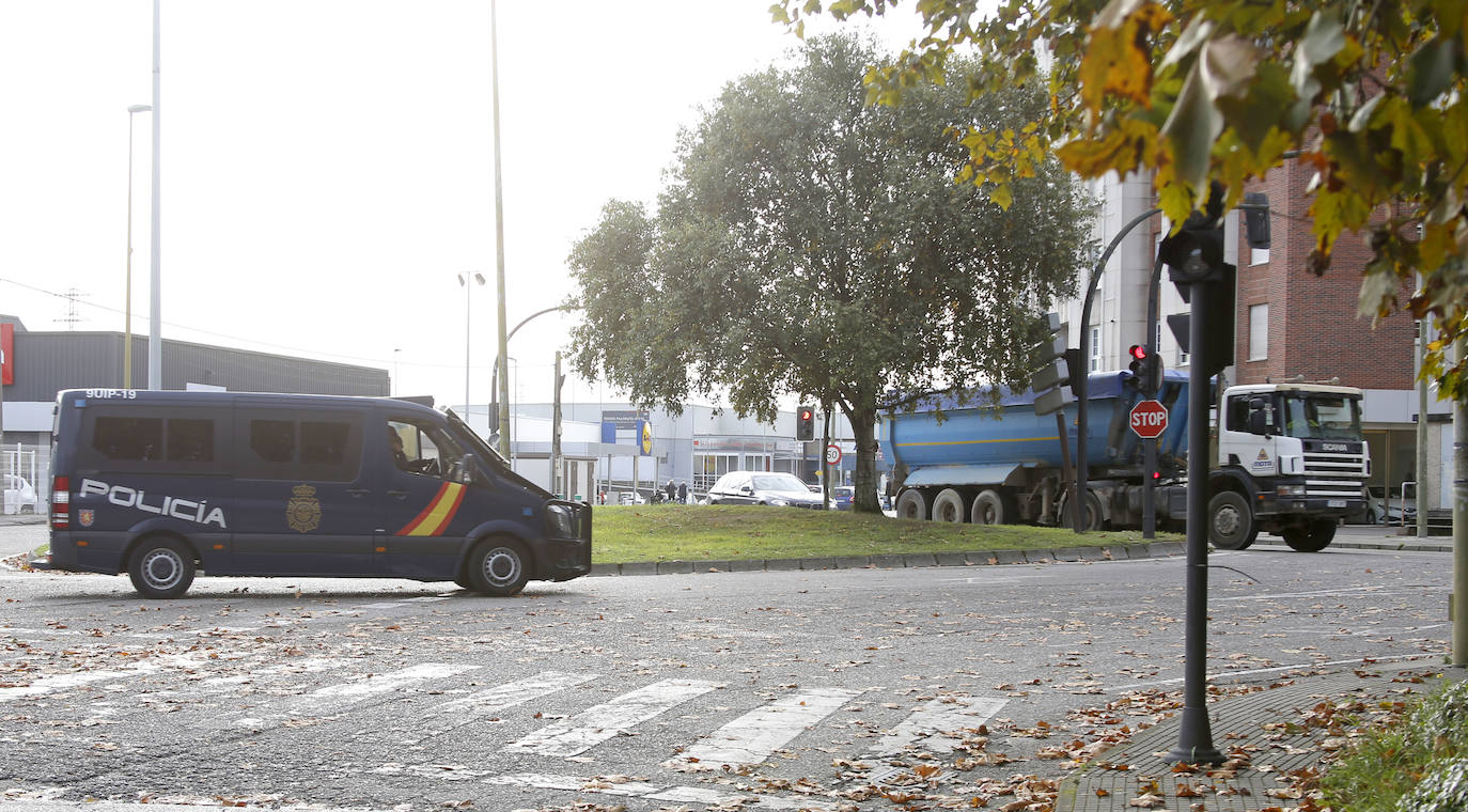 Fotos: «Sin incidencias relevantes» en Asturias en el primer día del paro de transportes