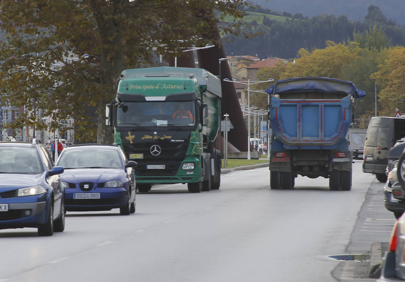 Fotos: «Sin incidencias relevantes» en Asturias en el primer día del paro de transportes