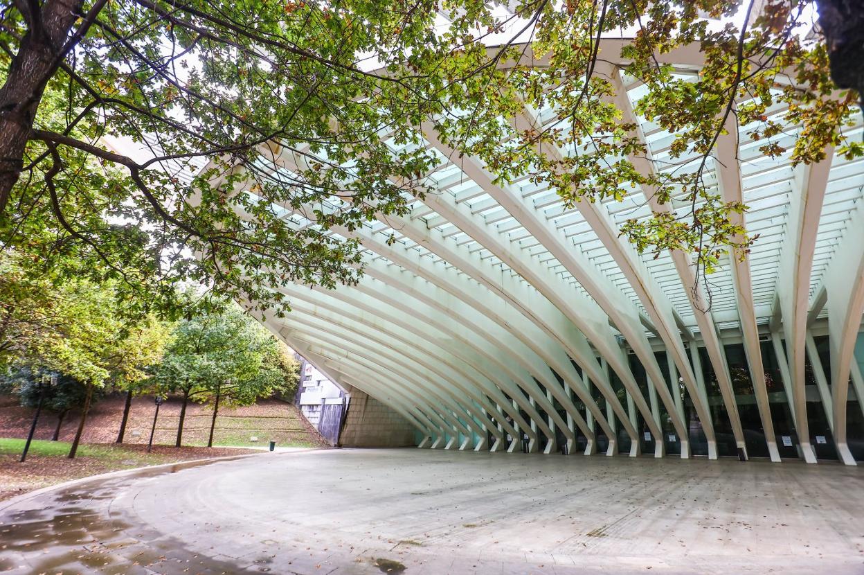 La entrada al centro comercial del Calatrava. 