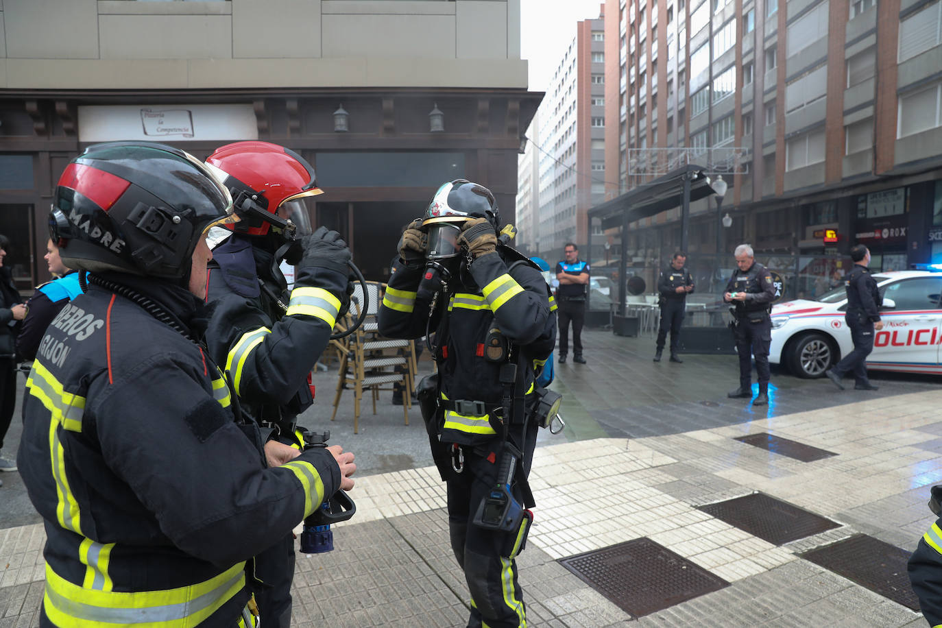 Fotos: Incendio en un local de la calle Aguado, en Gijón