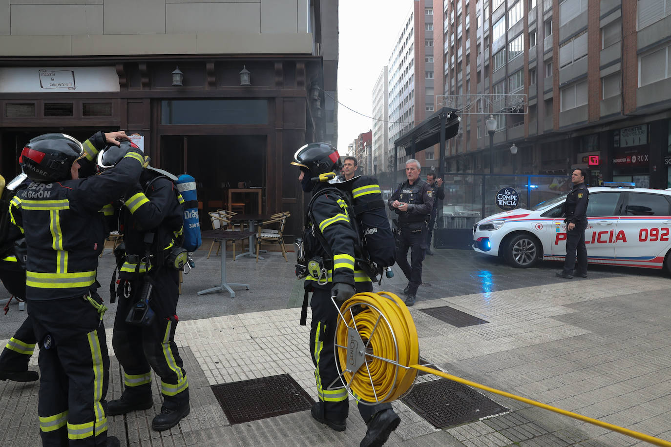 Fotos: Incendio en un local de la calle Aguado, en Gijón