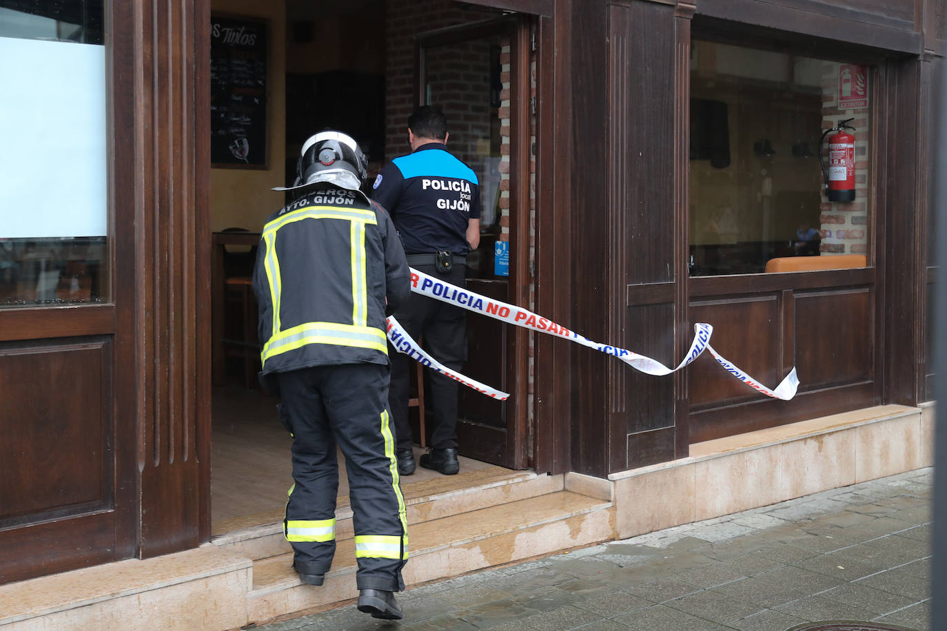 Fotos: Incendio en un local de la calle Aguado, en Gijón