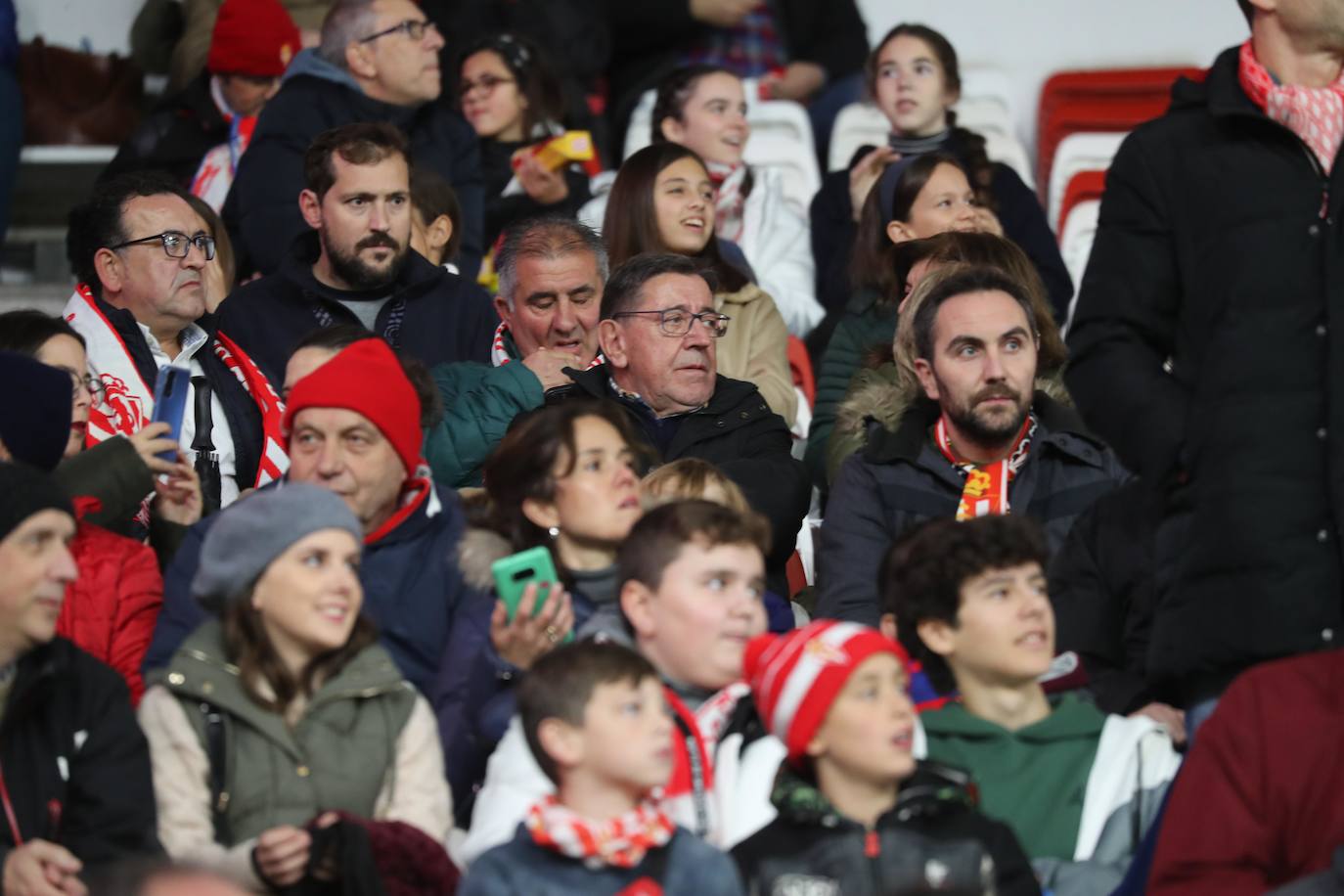 Fotos: ¿Estuviste en el Sporting - Leganés? ¡Búscate!