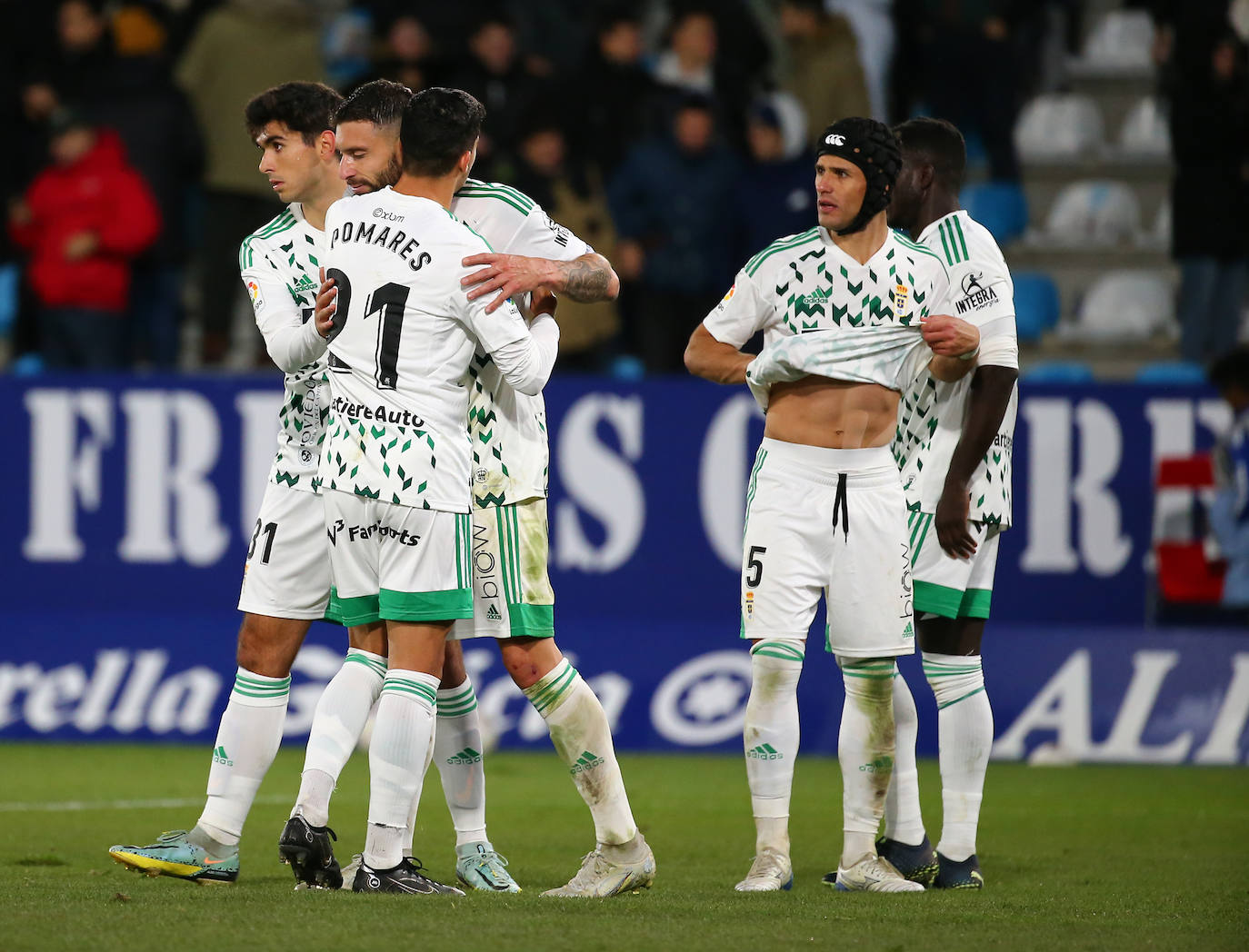 Fotos: Las mejores jugadas del Ponferradina - Real Oviedo