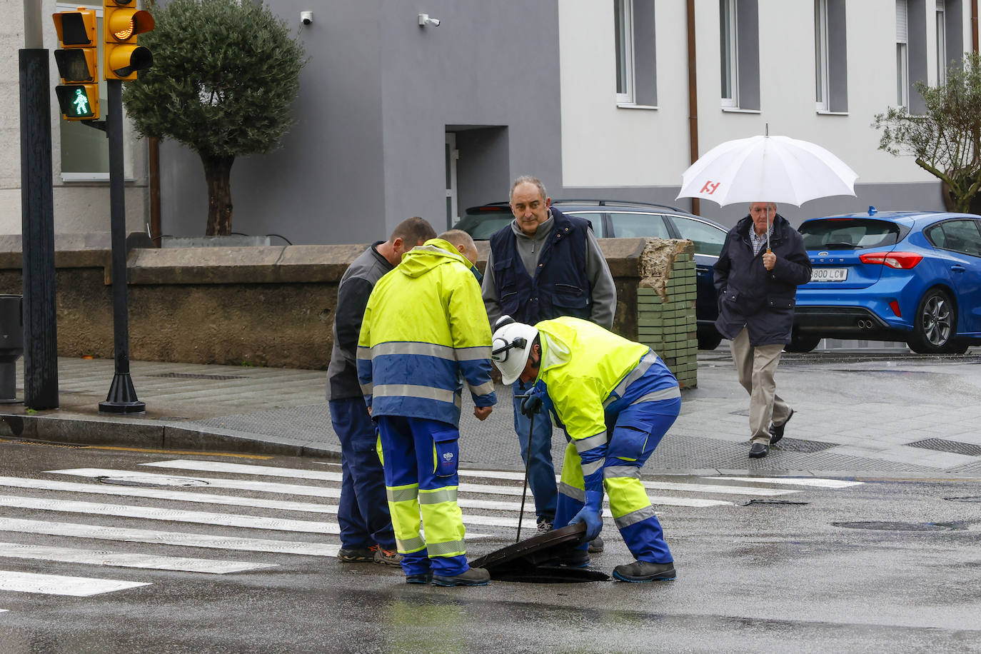Fotos: El viento y el fuerte oleaje ponen en alerta a Asturias