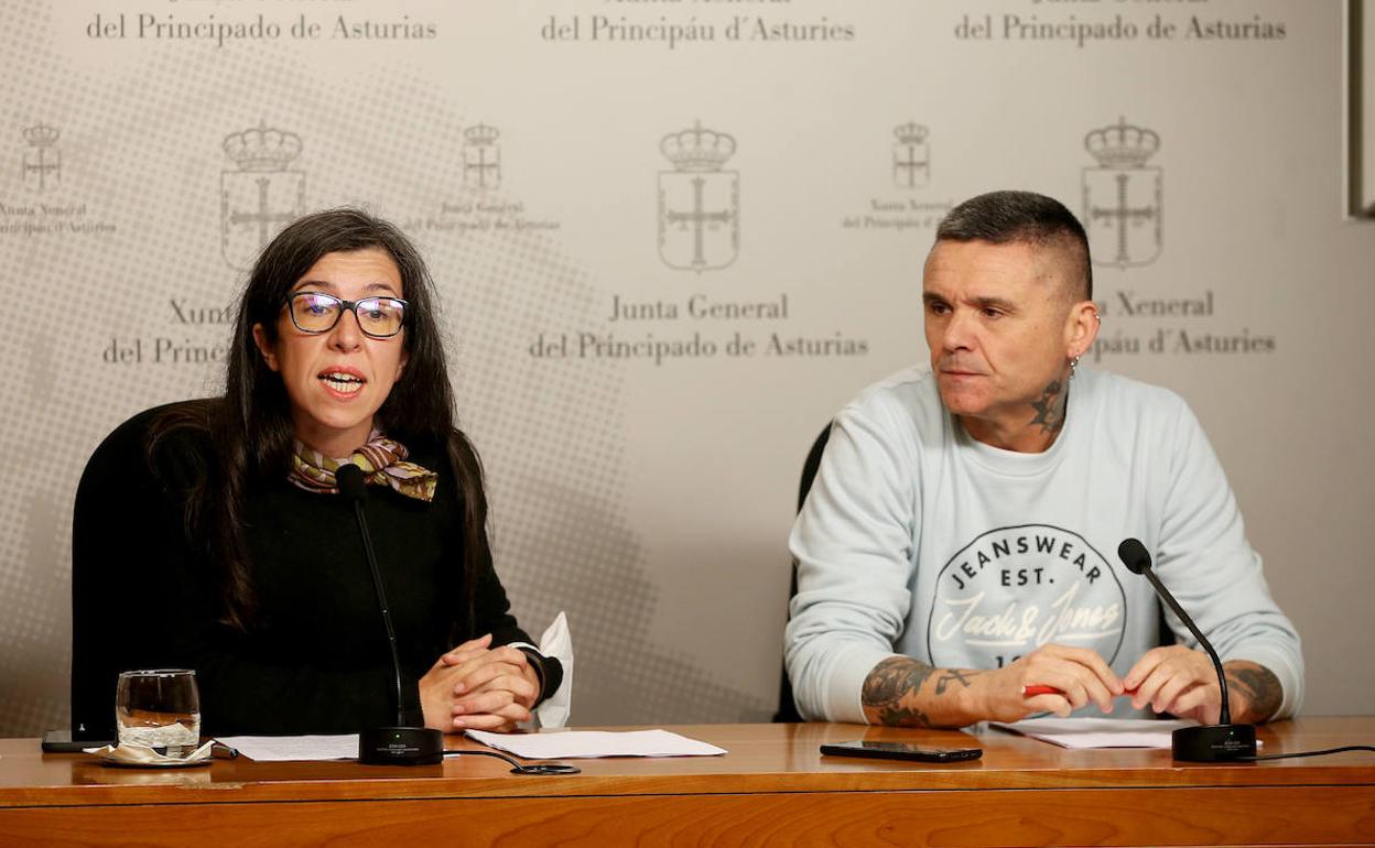 Alba González y Rafael Palacios, durante la rueda de prensa.