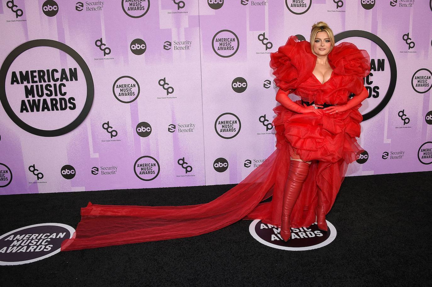 Fotos: &#039;Looks&#039; premios AMA: Taylor Swift, Becky G o Pink en la alfombra roja