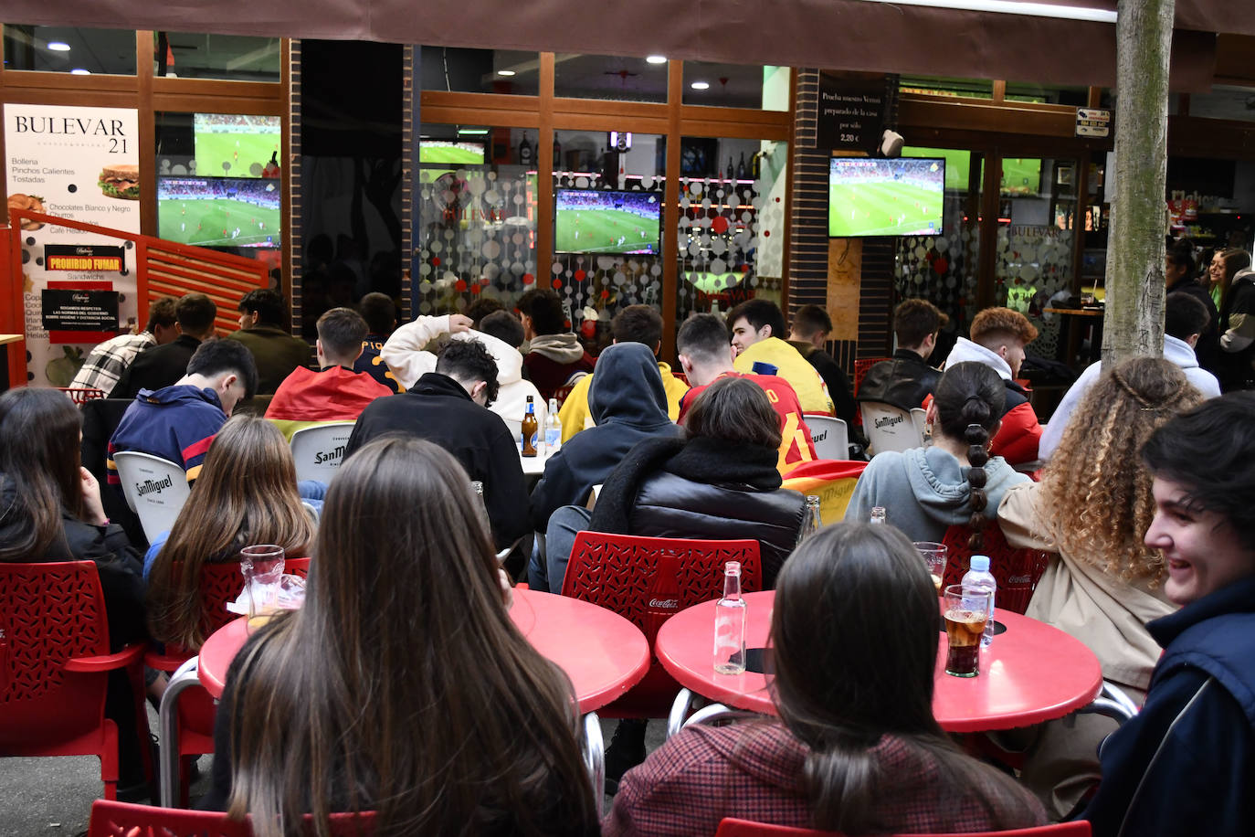 Fotos: Así se vivió en Asturias el debut de España en el Mundial