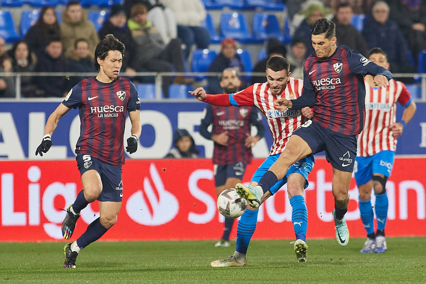 Fotos: Las mejores jugadas del Huesca-Sporting