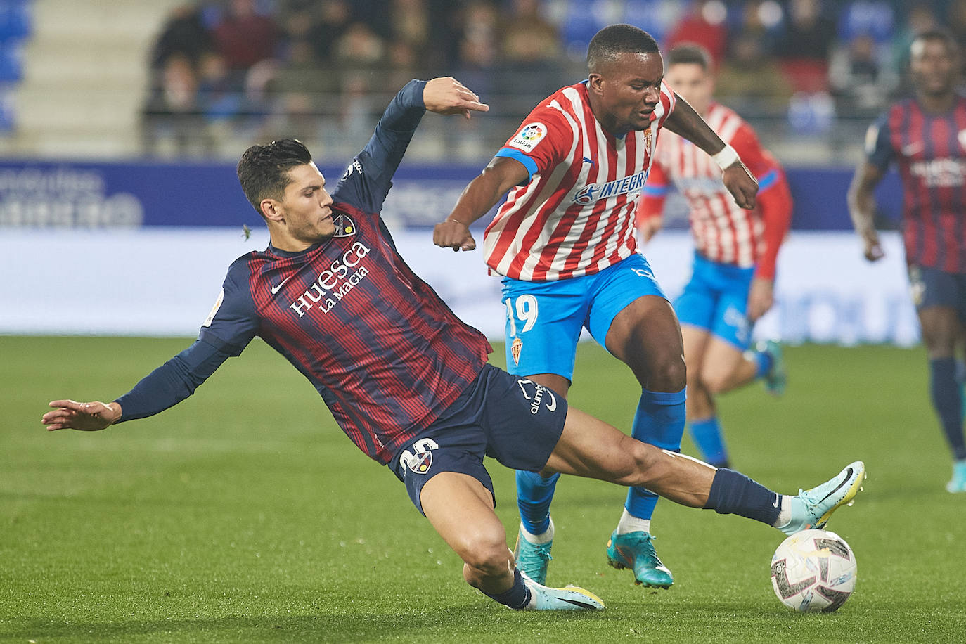 Fotos: Las mejores jugadas del Huesca-Sporting