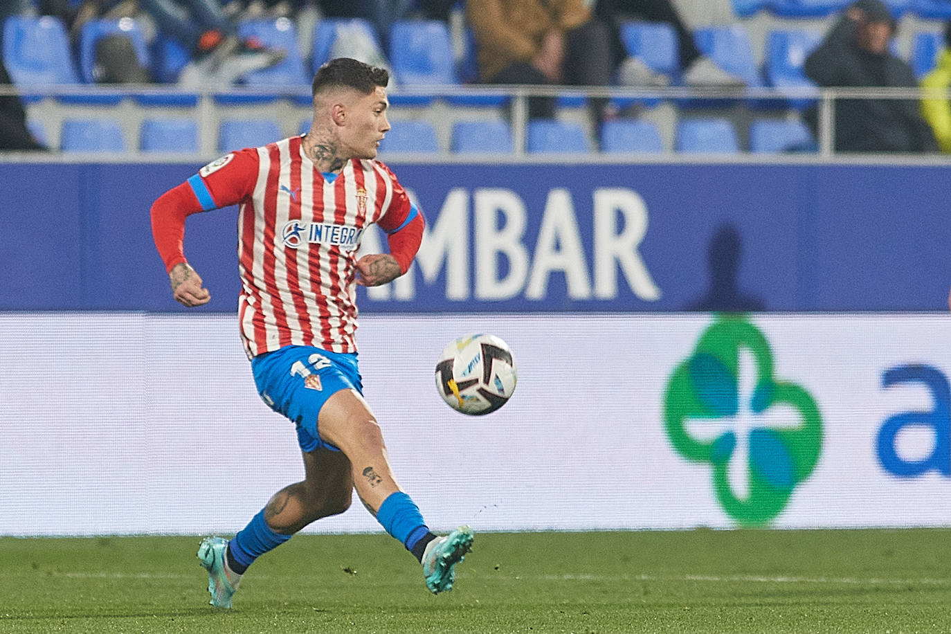 Fotos: Las mejores jugadas del Huesca-Sporting