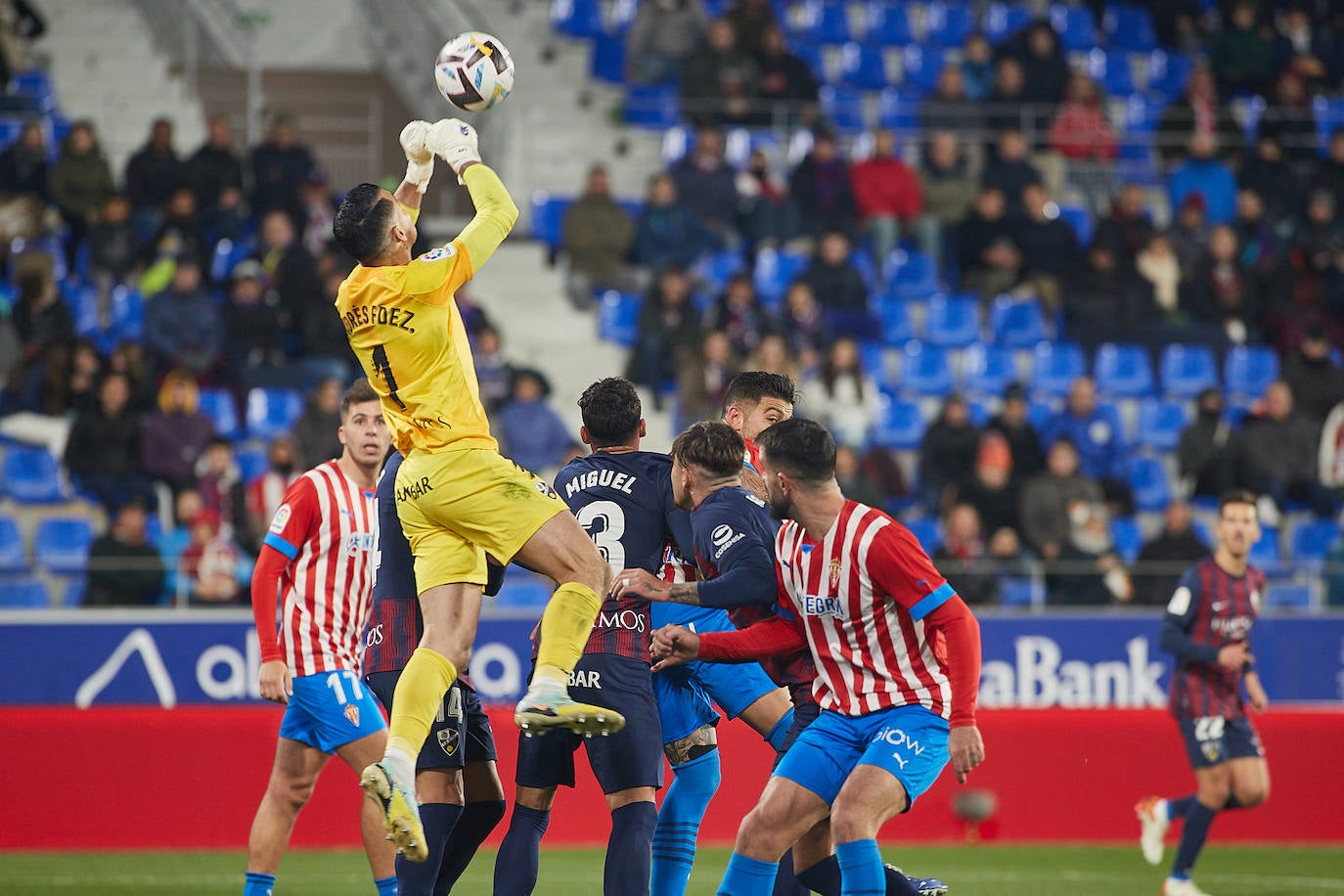 Fotos: Las mejores jugadas del Huesca-Sporting