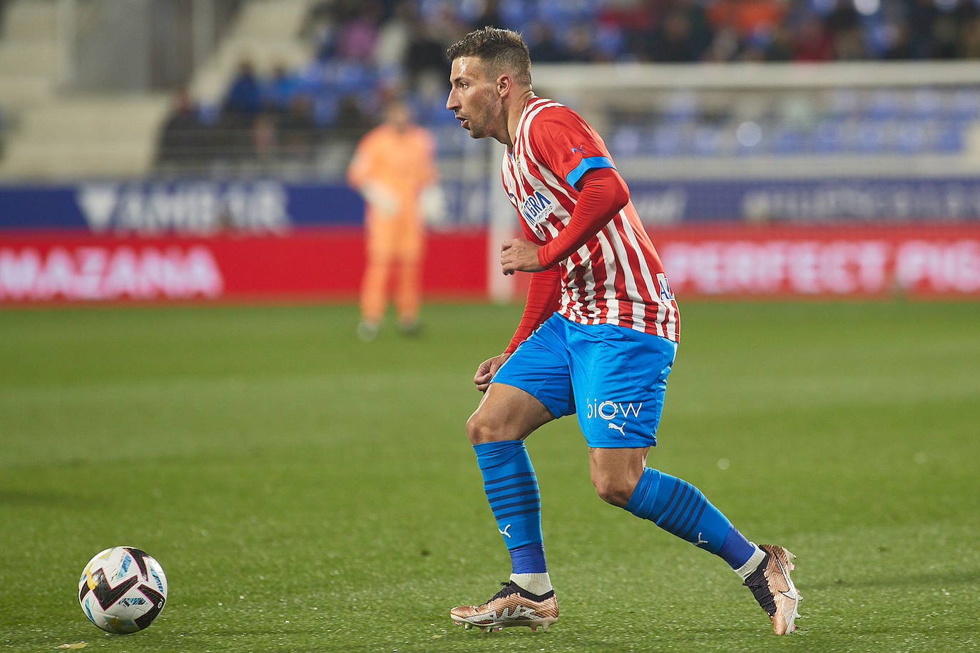 Fotos: Las mejores jugadas del Huesca-Sporting