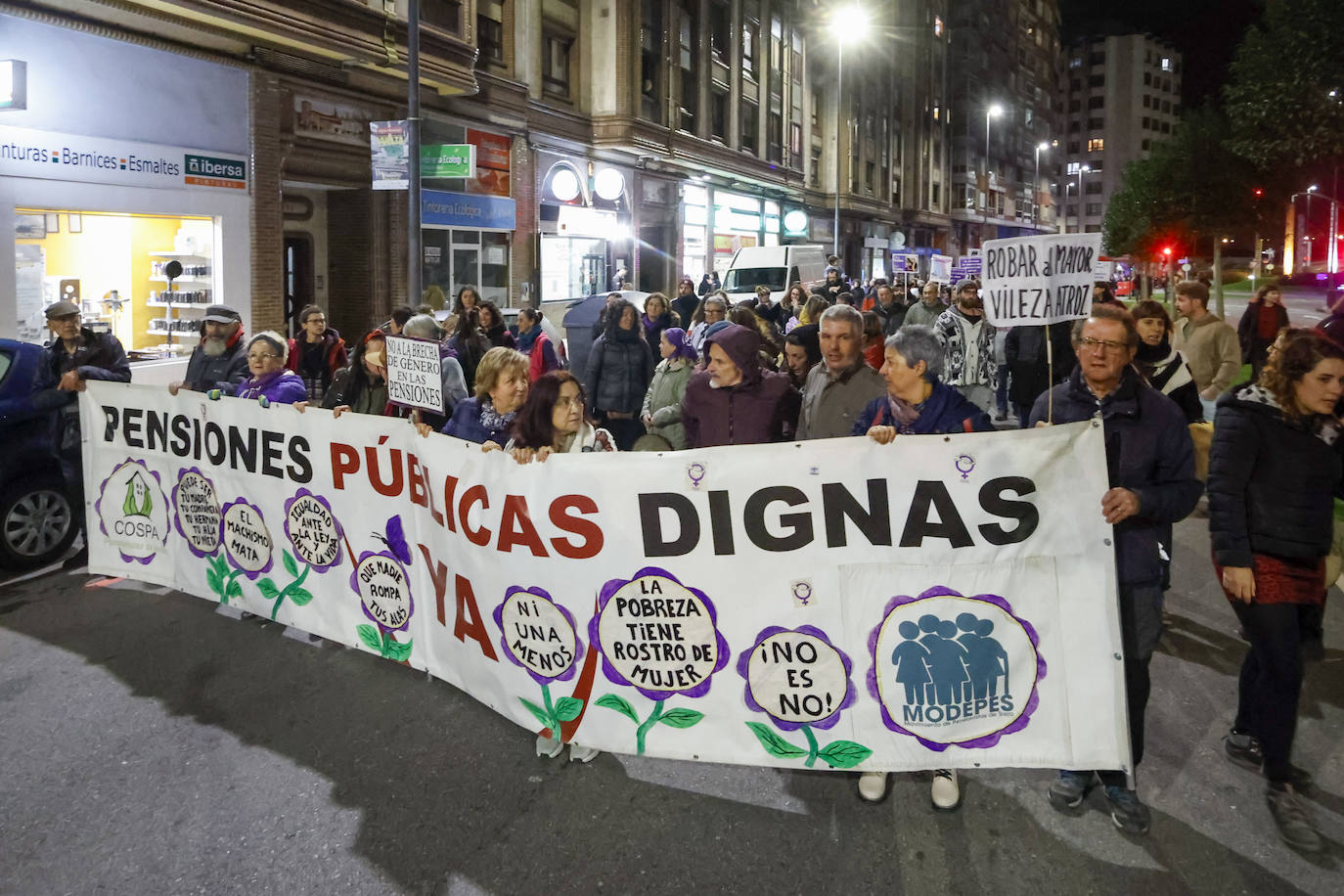 Fotos: Marcha por la igualdad en Avilés para erradicar la violencia de género