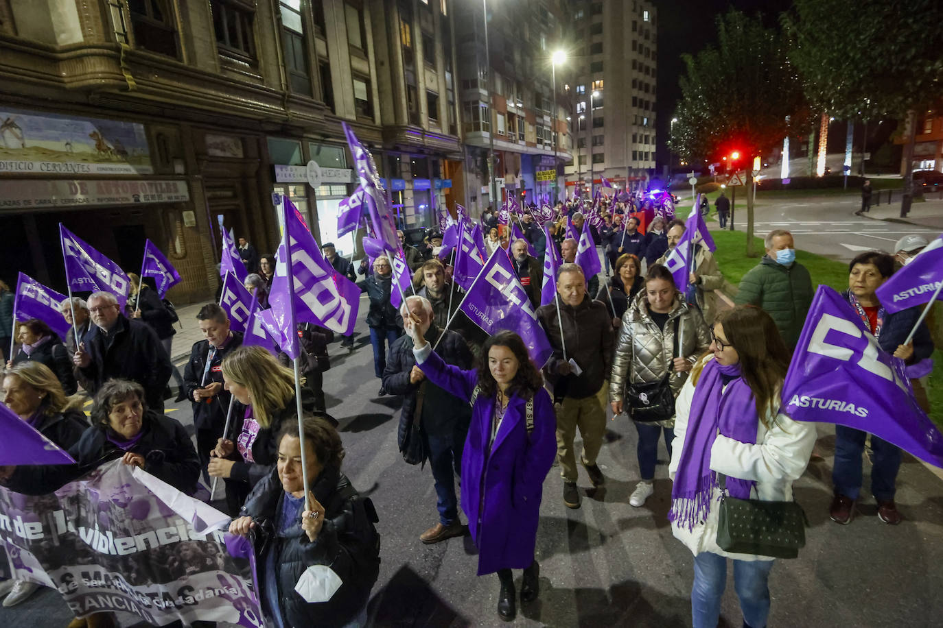 Fotos: Marcha por la igualdad en Avilés para erradicar la violencia de género