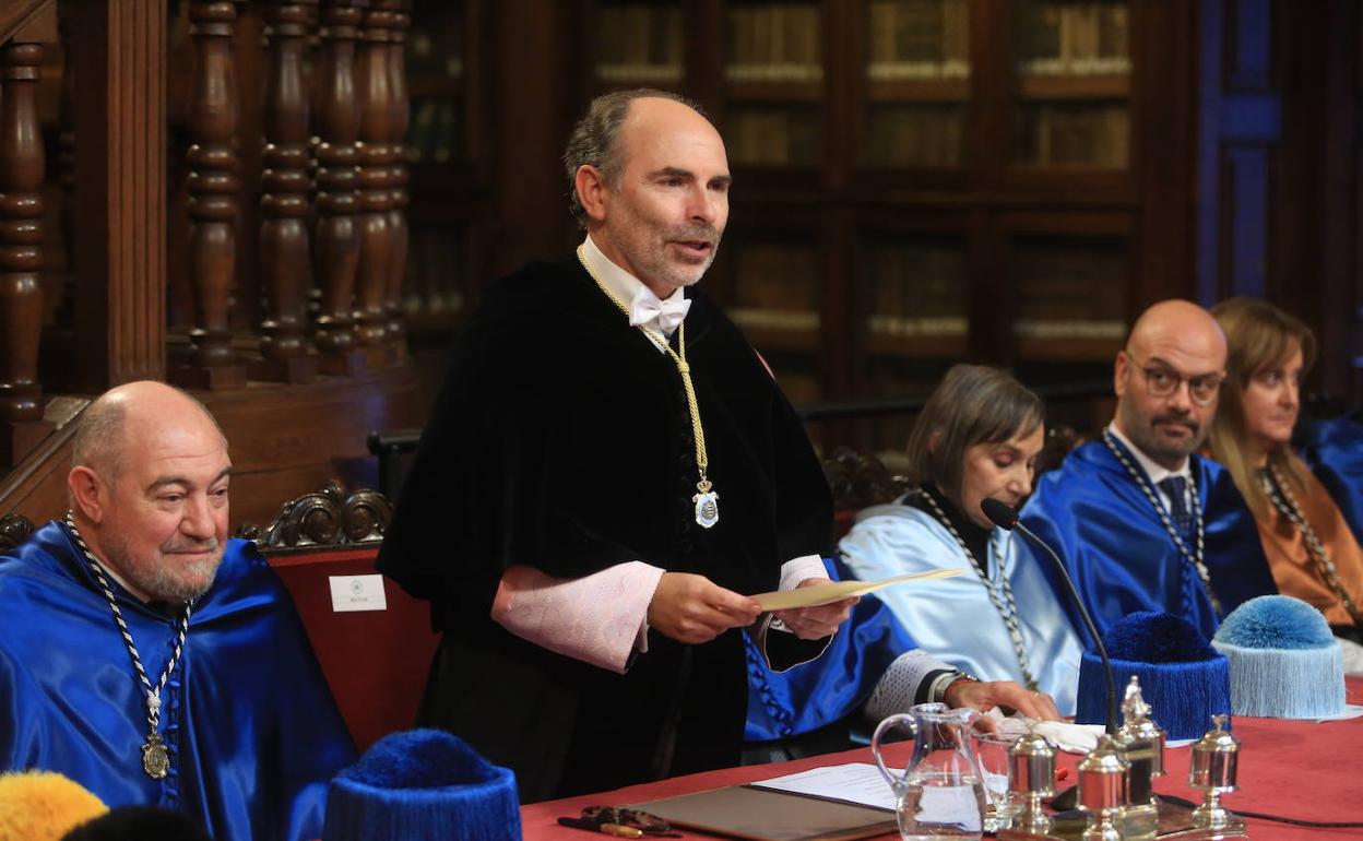 El rector de la Universidad de Oviedo, Ignacio Villaverde, este viernes. 