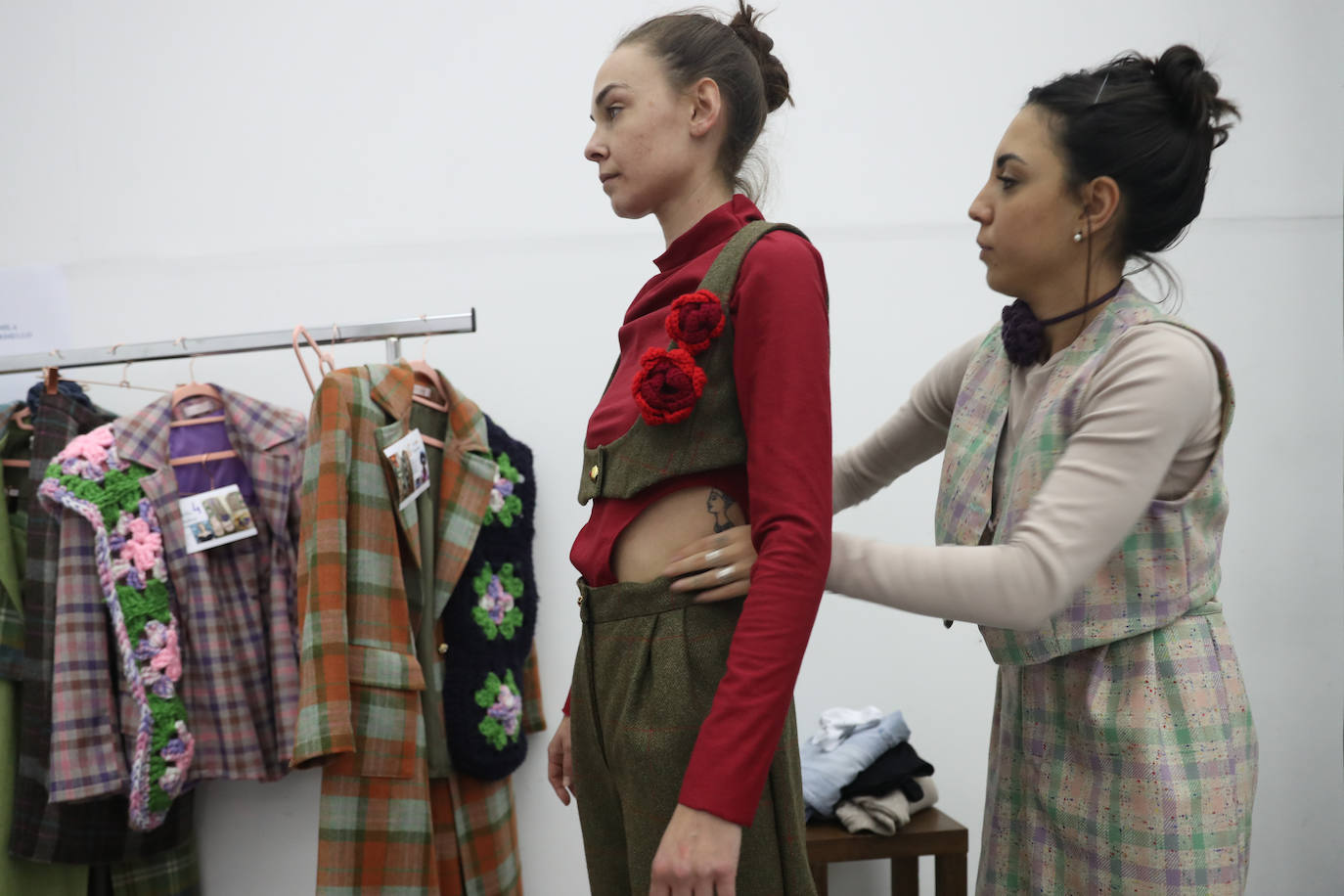 Fotos: Moda asturiana repleta de color y fantasía