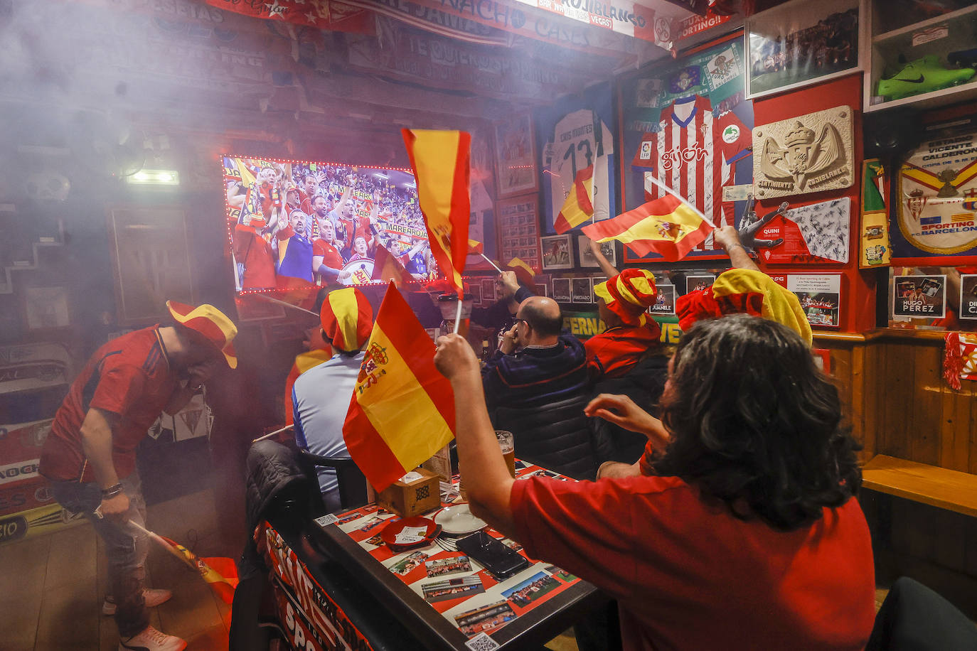 Fotos: Asturias anima a La Roja