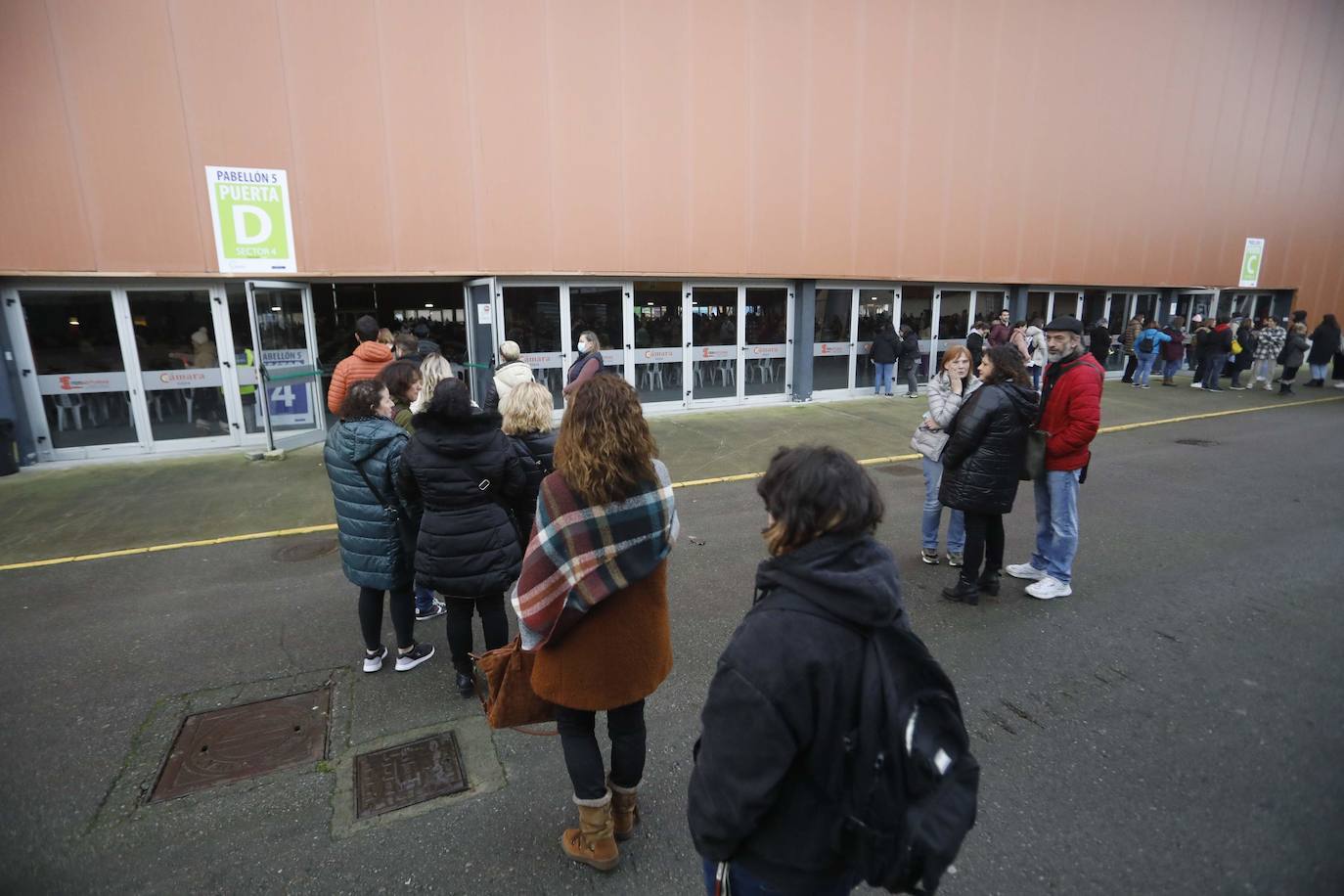 Fotos: Masivas oposiciones en Asturias para auxiliares educadores