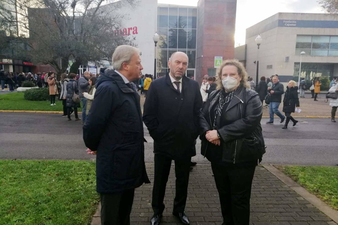 Fotos: Masivas oposiciones en Asturias para auxiliares educadores