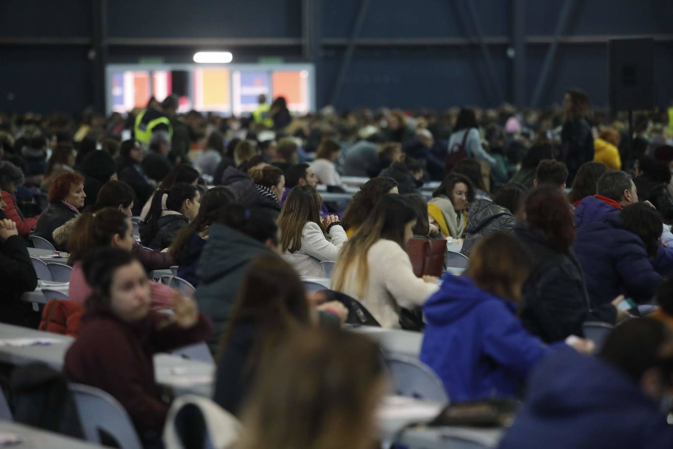 Fotos: Masivas oposiciones en Asturias para auxiliares educadores