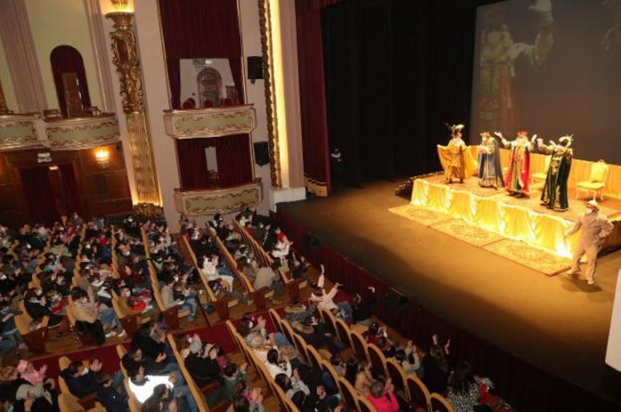 EL COMERCIO entrega mañana sus premios en el Teatro Jovellanos