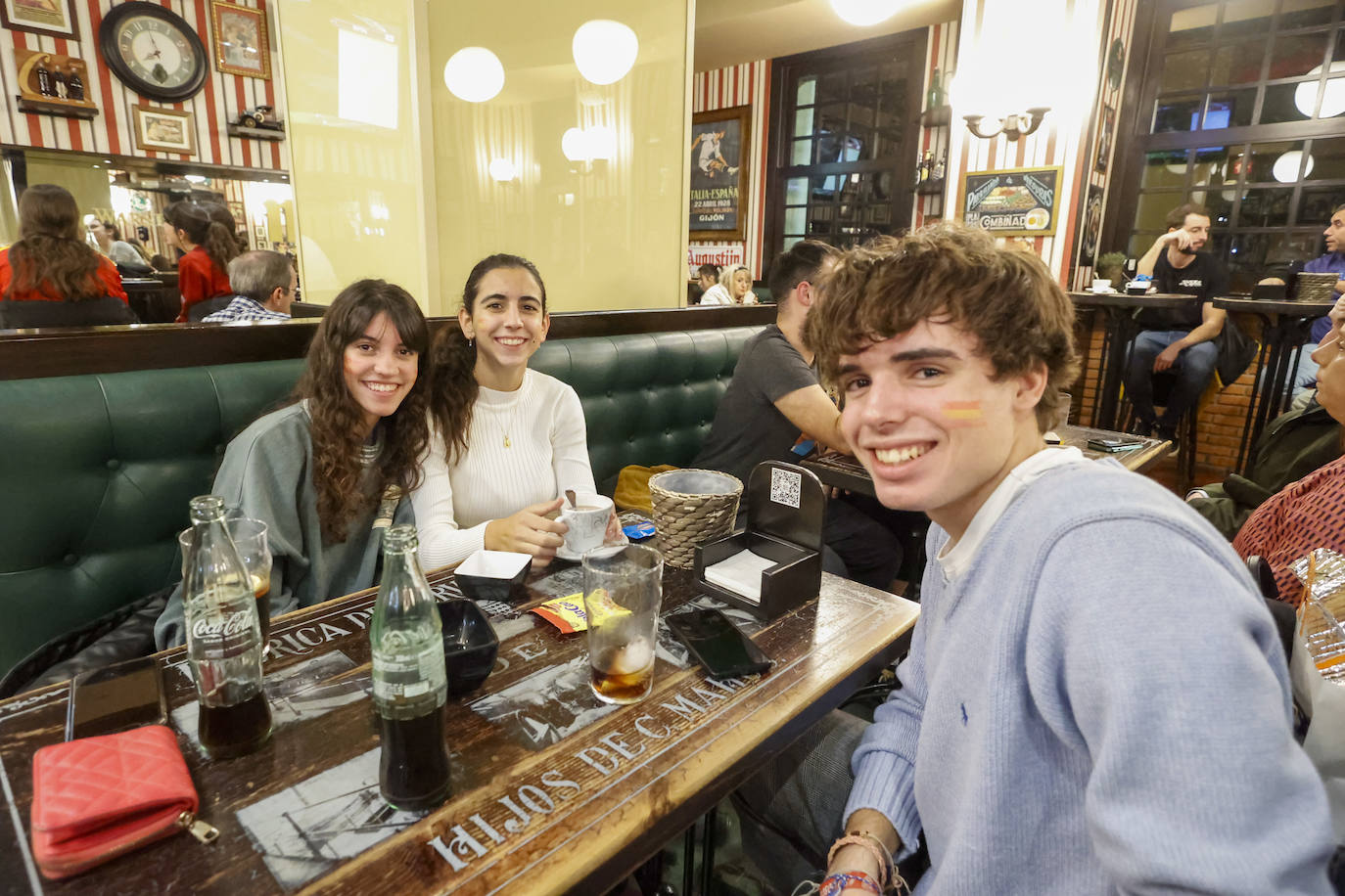 Fotos: Así se ha vivido el Japón - España desde Asturias