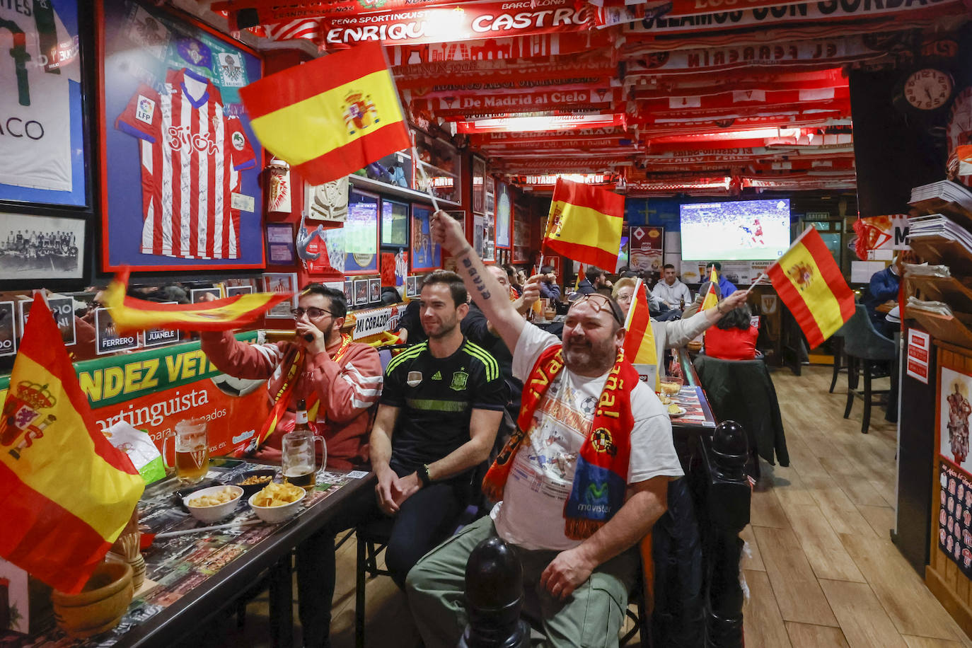 Fotos: Así se ha vivido el Japón - España desde Asturias