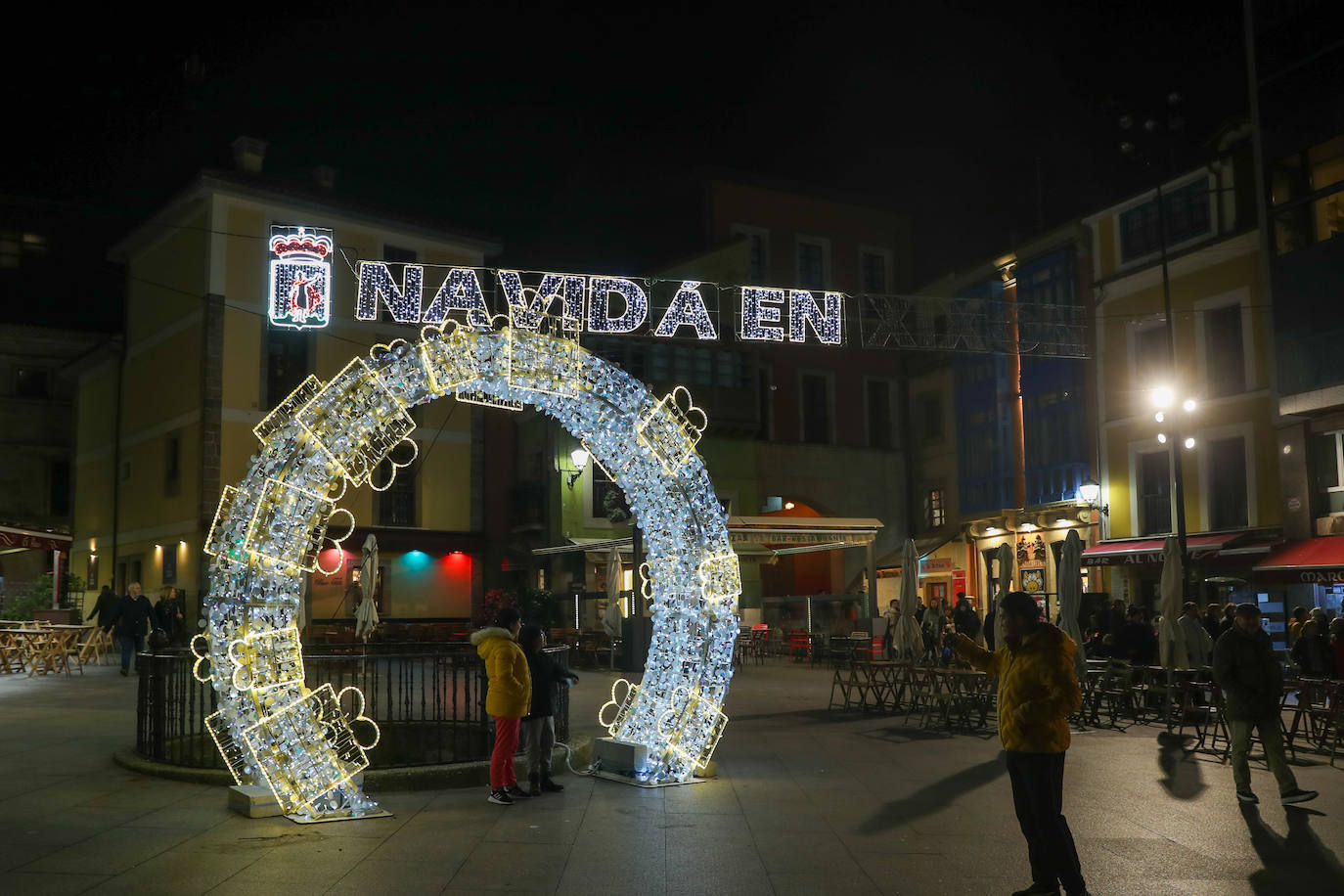 Fotos: Gijón estrena su alumbrado de Navidad más llamativo y deslumbrante