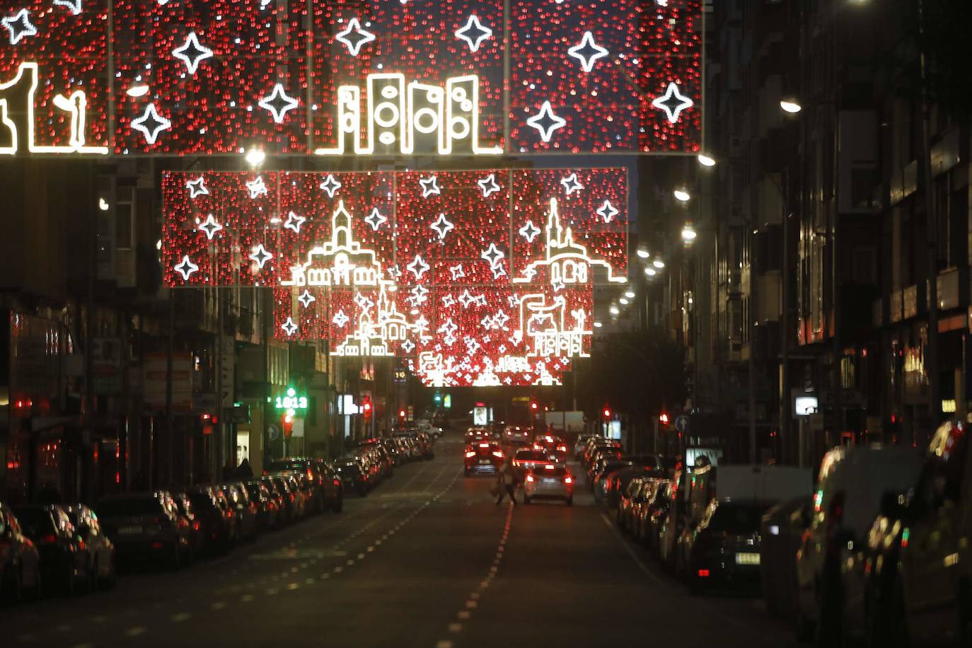 Fotos: Gijón estrena su alumbrado de Navidad más llamativo y deslumbrante