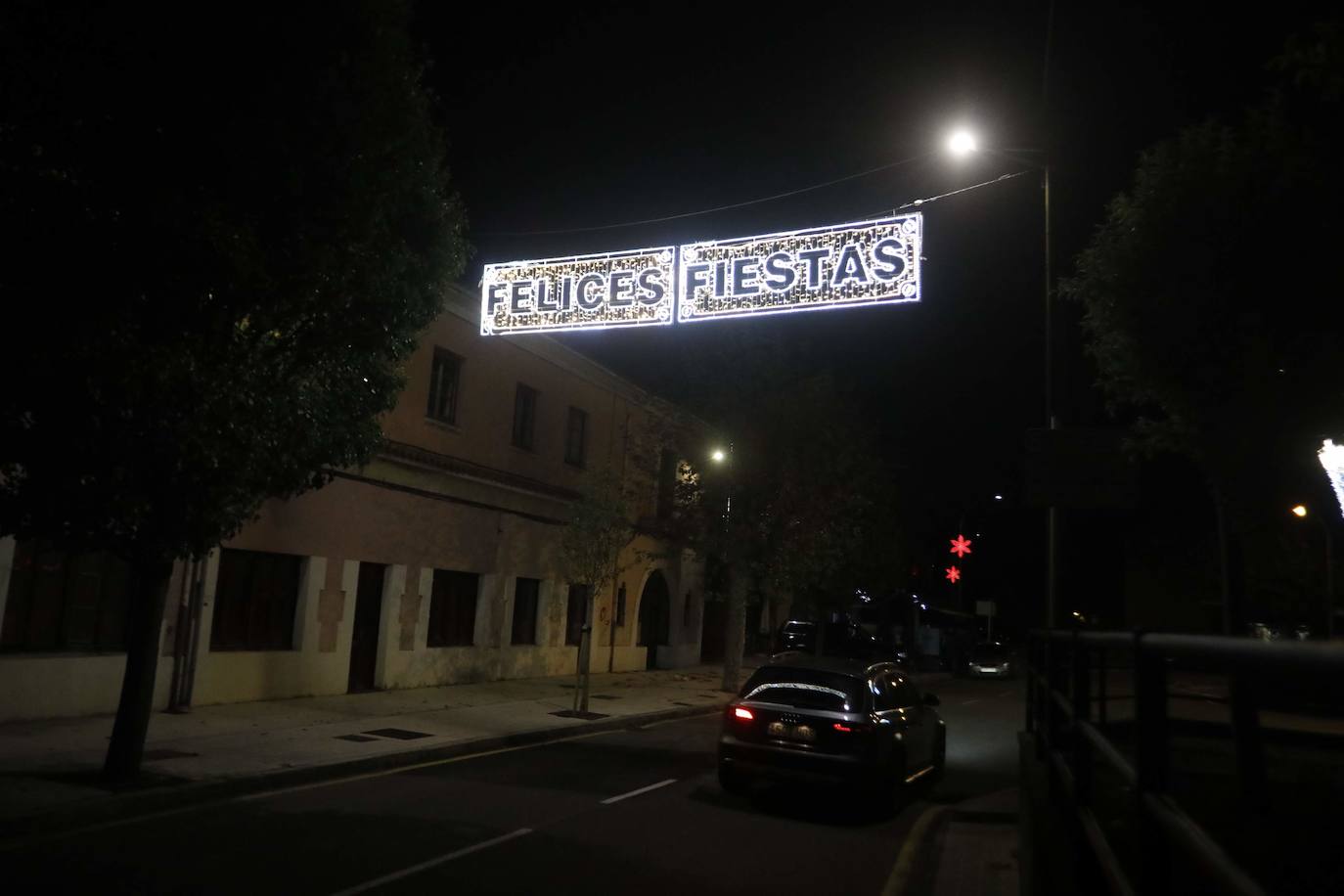 Fotos: Gijón estrena su alumbrado de Navidad más llamativo y deslumbrante