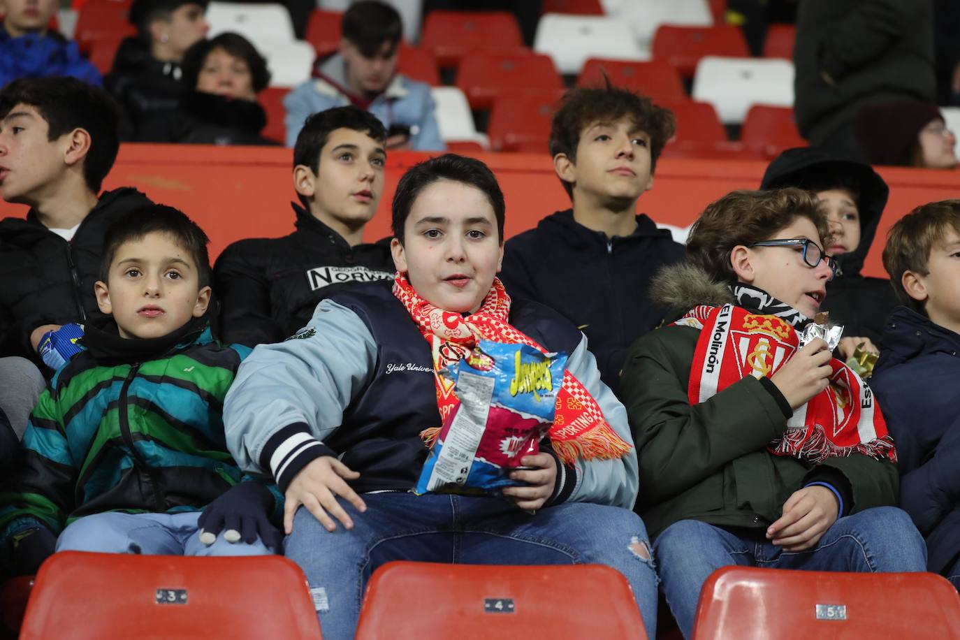 Fotos: ¿Estuviste en el Sporting - Las Palmas? ¡Búscate!