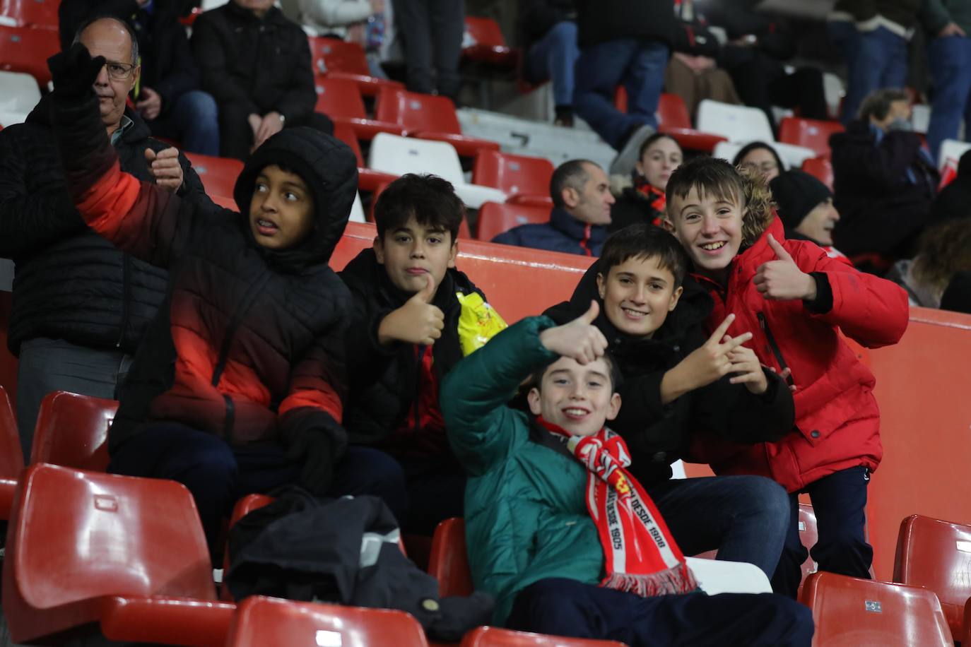 Fotos: ¿Estuviste en el Sporting - Las Palmas? ¡Búscate!