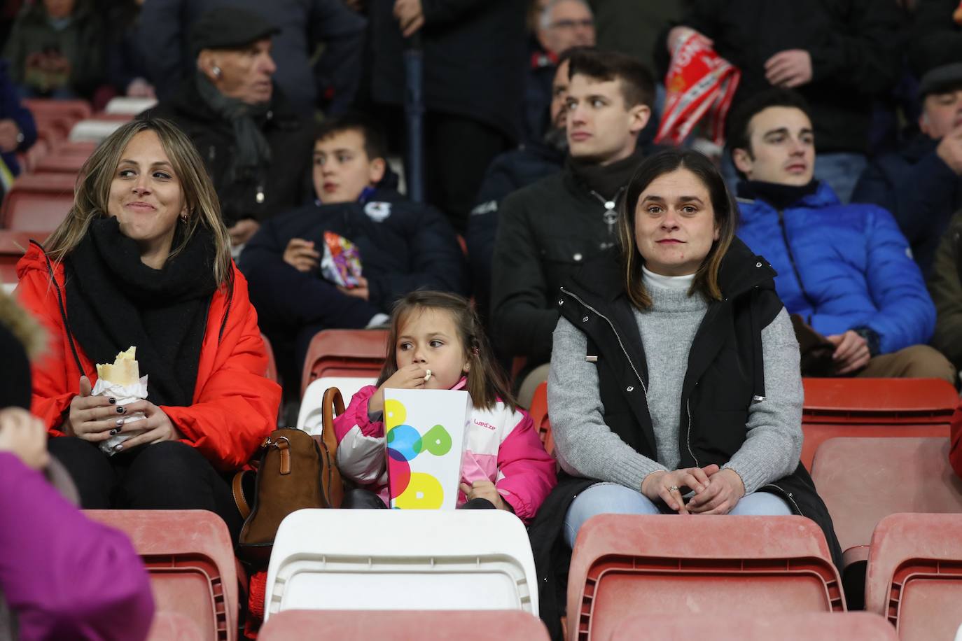 Fotos: ¿Estuviste en el Sporting - Las Palmas? ¡Búscate!