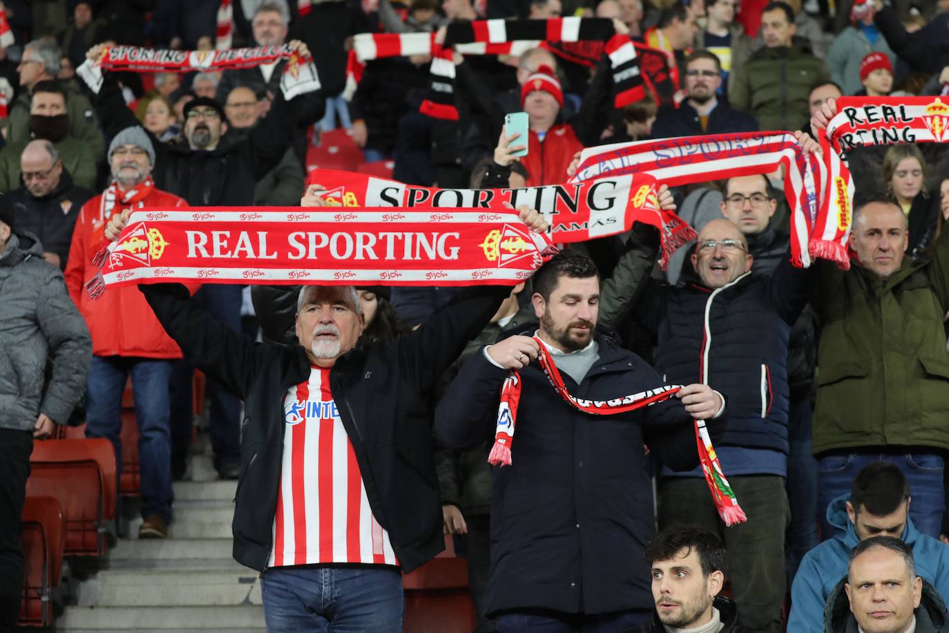 Fotos: ¿Estuviste en el Sporting - Las Palmas? ¡Búscate!