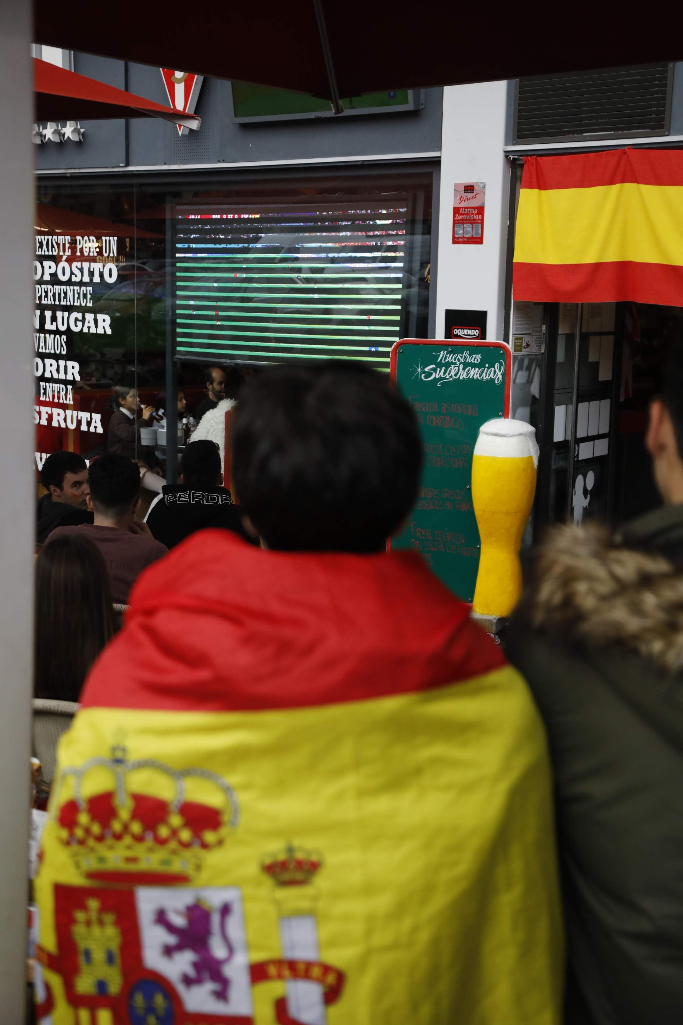 Fotos: Una decepción sin límite entre la afición asturiana