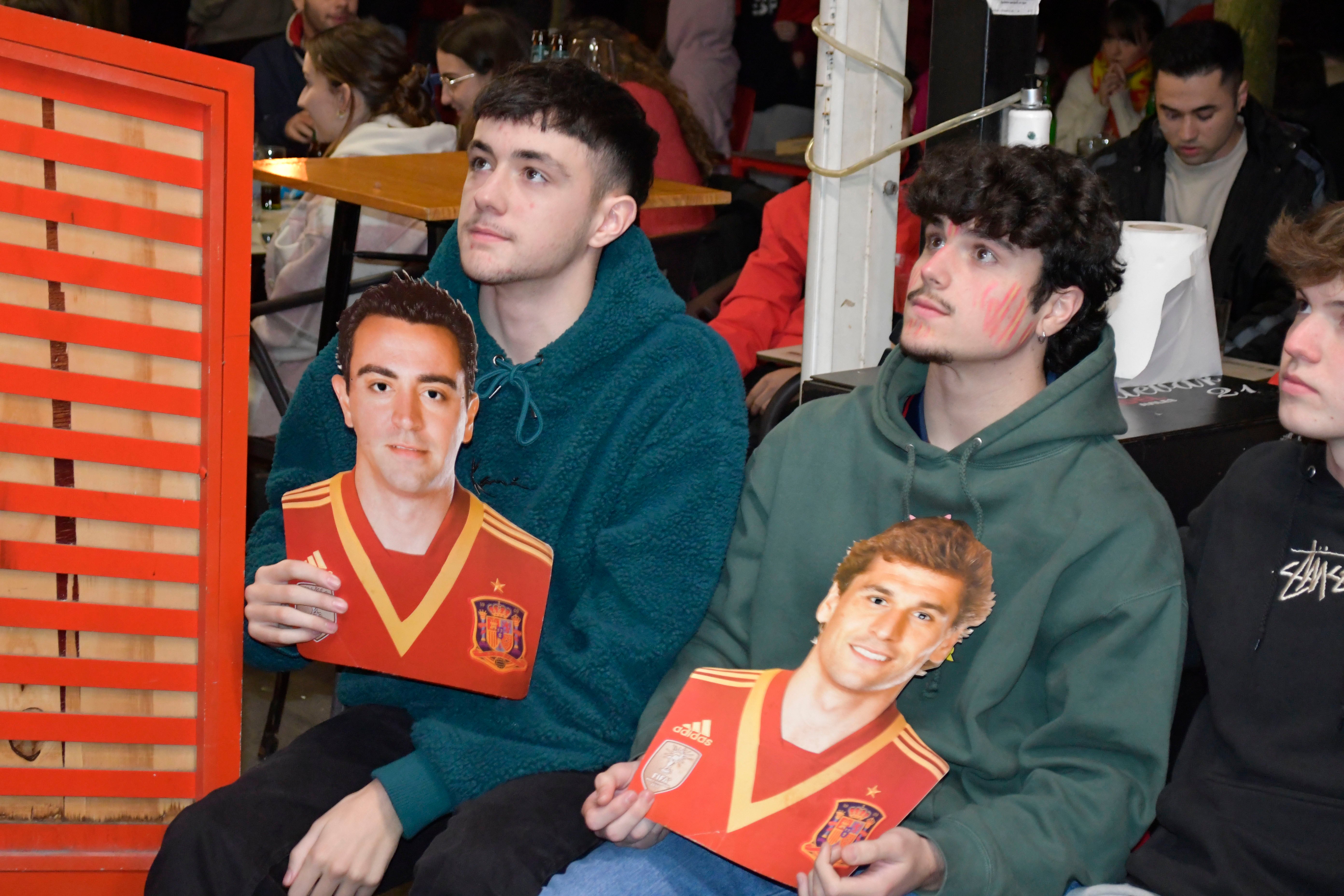 Fotos: Una decepción sin límite entre la afición asturiana