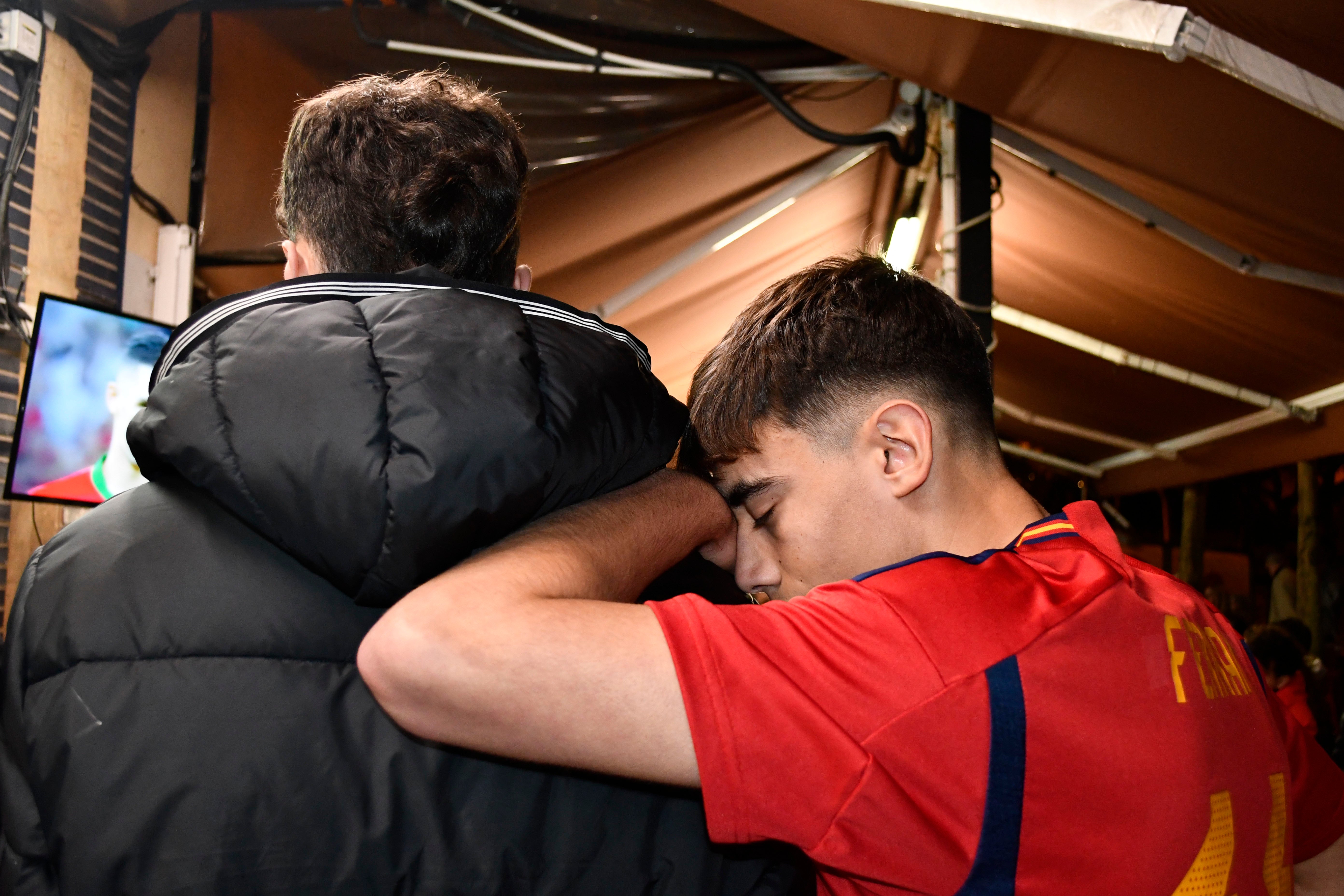 Fotos: Una decepción sin límite entre la afición asturiana