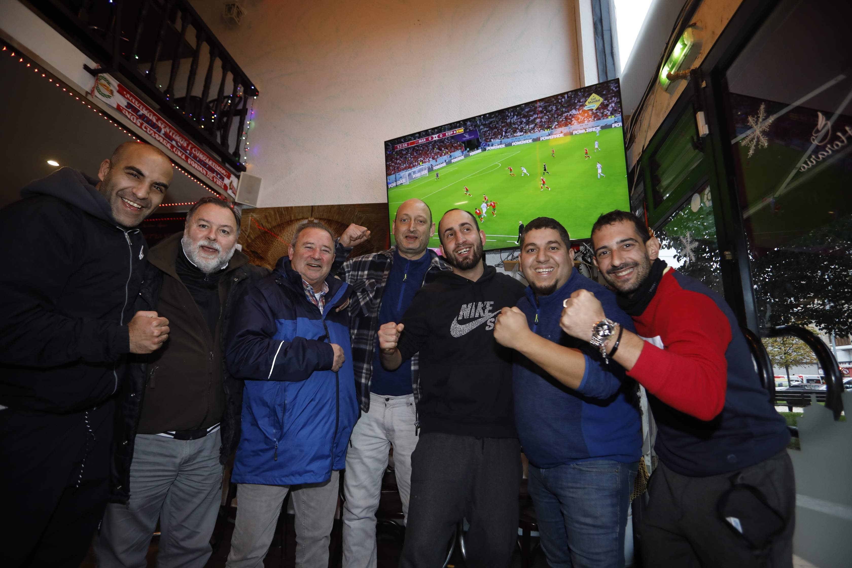 Fotos: Una decepción sin límite entre la afición asturiana