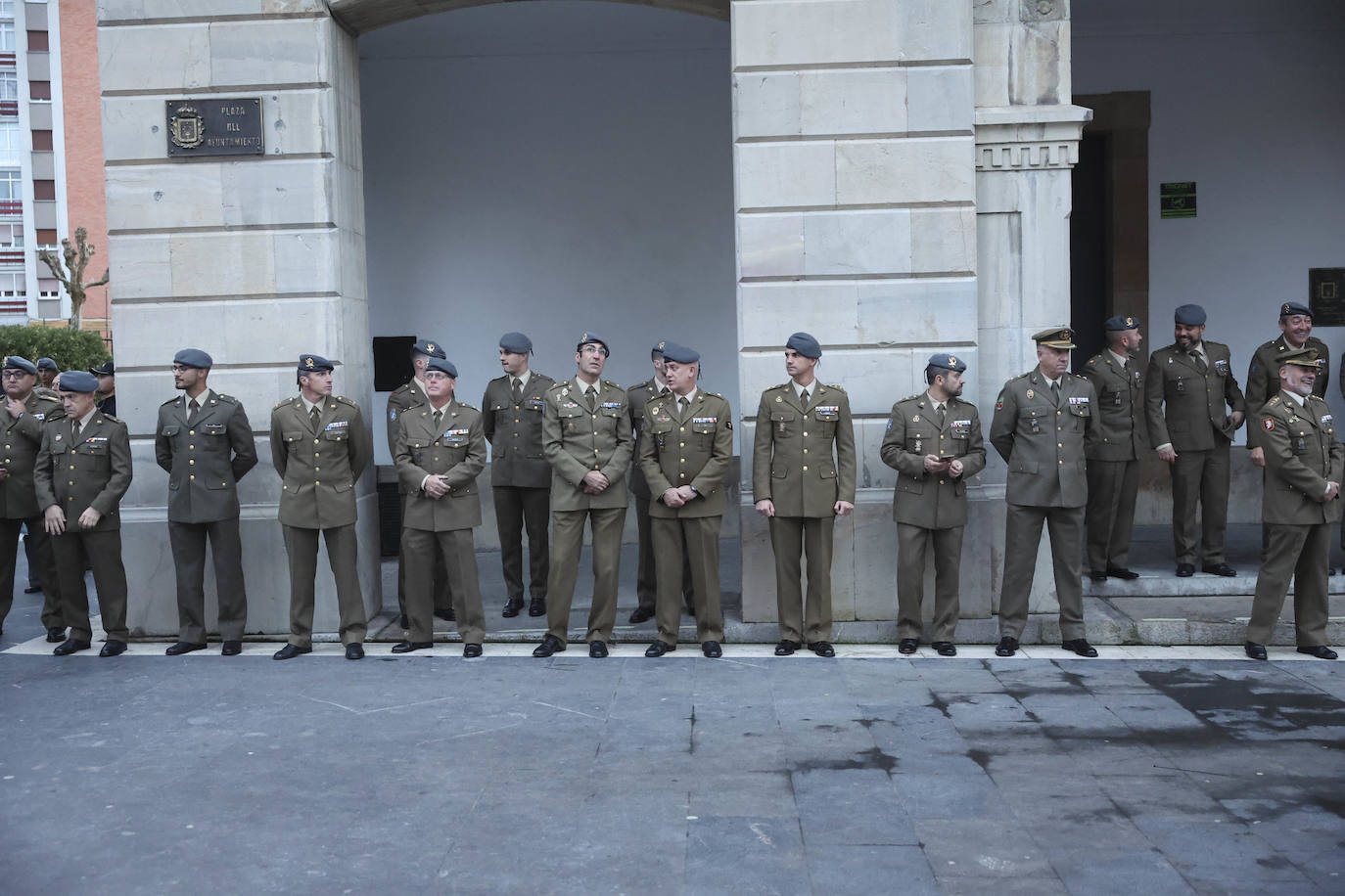 Fotos: Entrega de la Medalla de Oro al Regimiento «Príncipe» número 3 en Siero