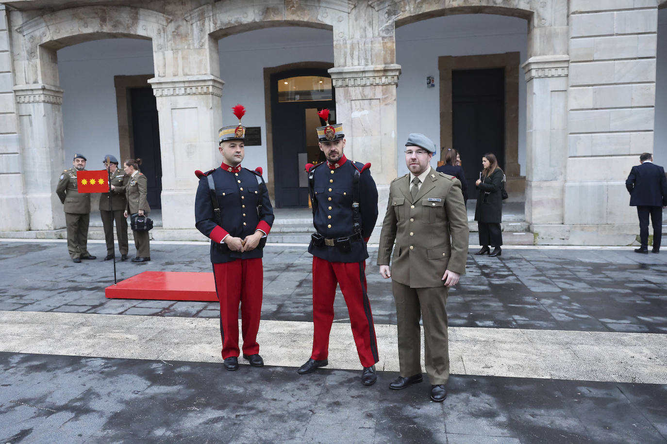 Fotos: Entrega de la Medalla de Oro al Regimiento «Príncipe» número 3 en Siero