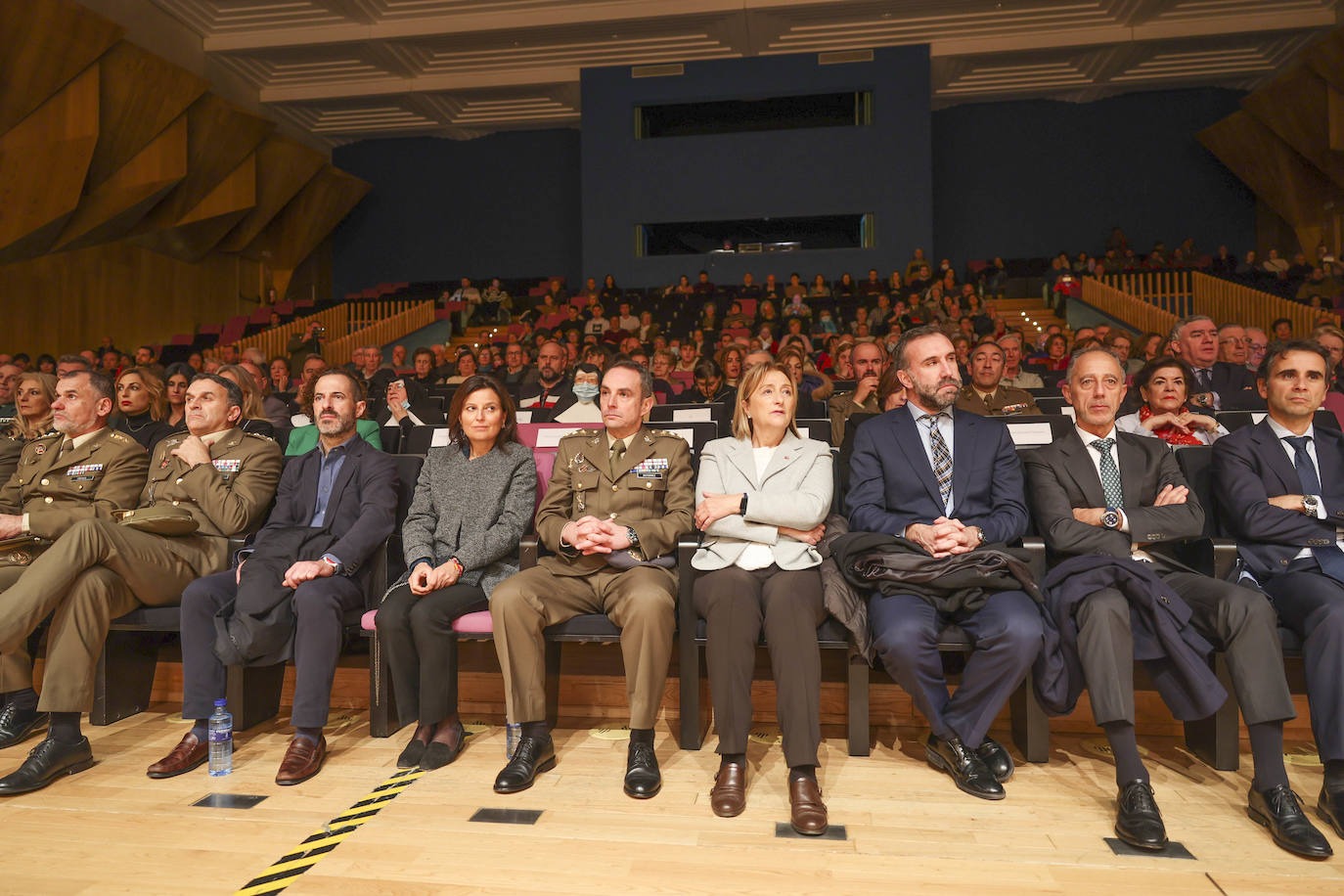 Fotos: Entrega de la Medalla de Oro al Regimiento «Príncipe» número 3 en Siero