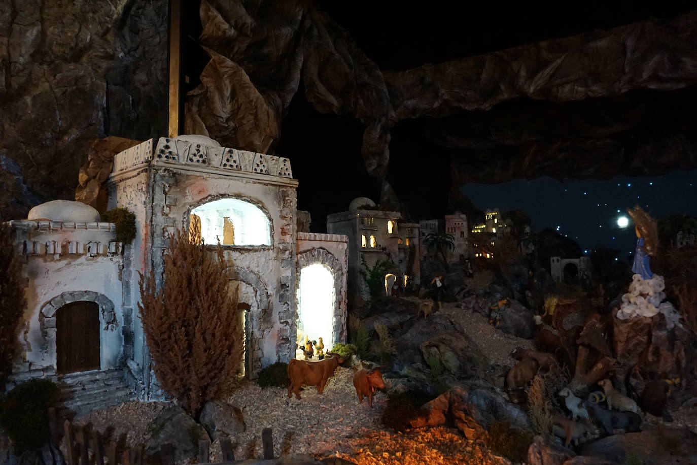 Fotos: Belenes detallistas en el Santuario de Covadonga