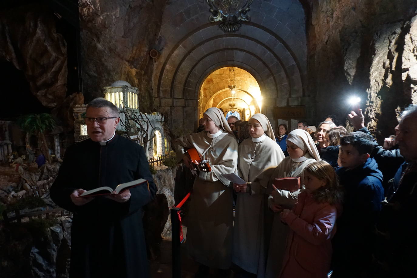 Fotos: Belenes detallistas en el Santuario de Covadonga