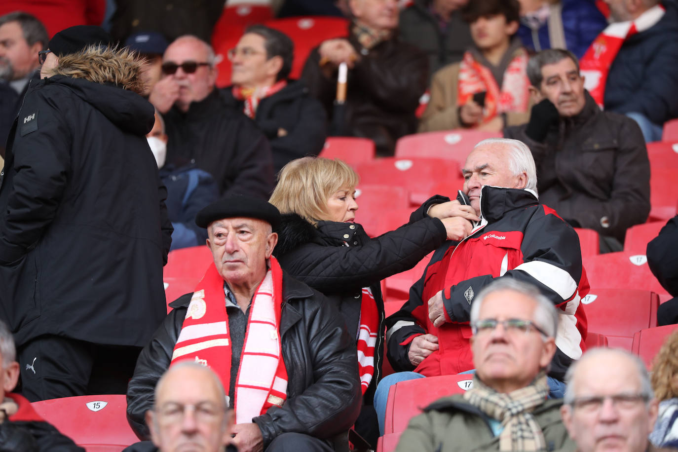 Fotos: ¿Estuviste en el Sporting-Cartagena?¡Búscate en El Molinón!