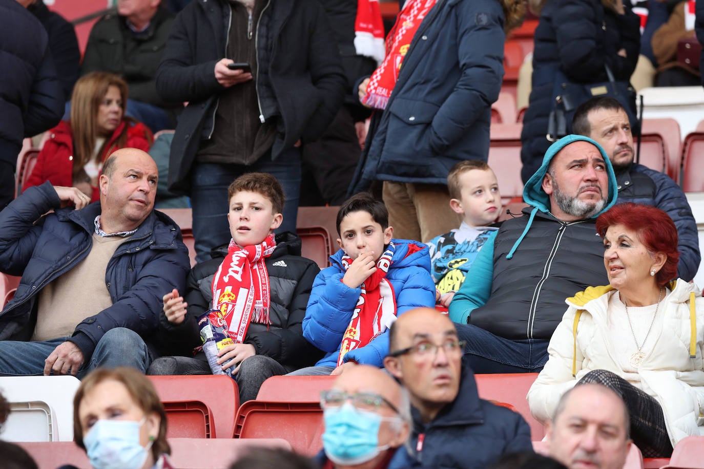 Fotos: ¿Estuviste en el Sporting-Cartagena?¡Búscate en El Molinón!