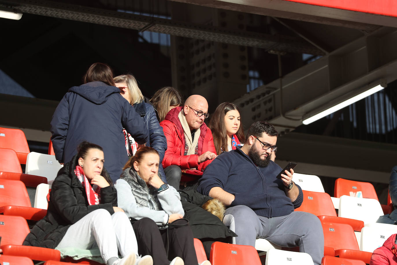 Fotos: ¿Estuviste en el Sporting-Cartagena?¡Búscate en El Molinón!