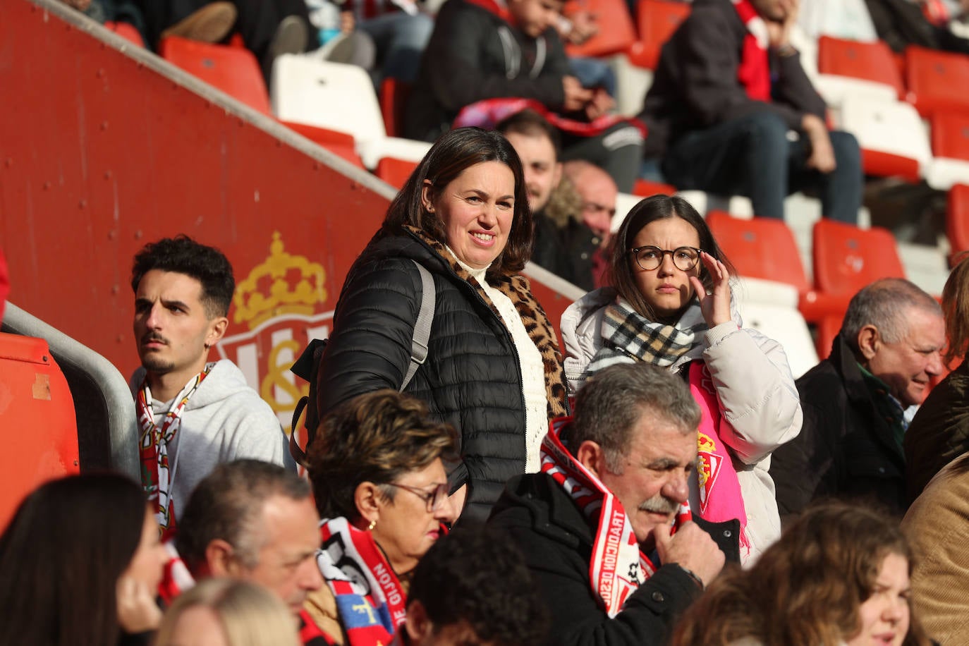 Fotos: ¿Estuviste en el Sporting-Cartagena?¡Búscate en El Molinón!